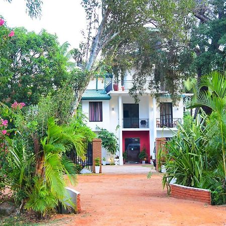 Hotel Moonstone Anurâdhapura Extérieur photo