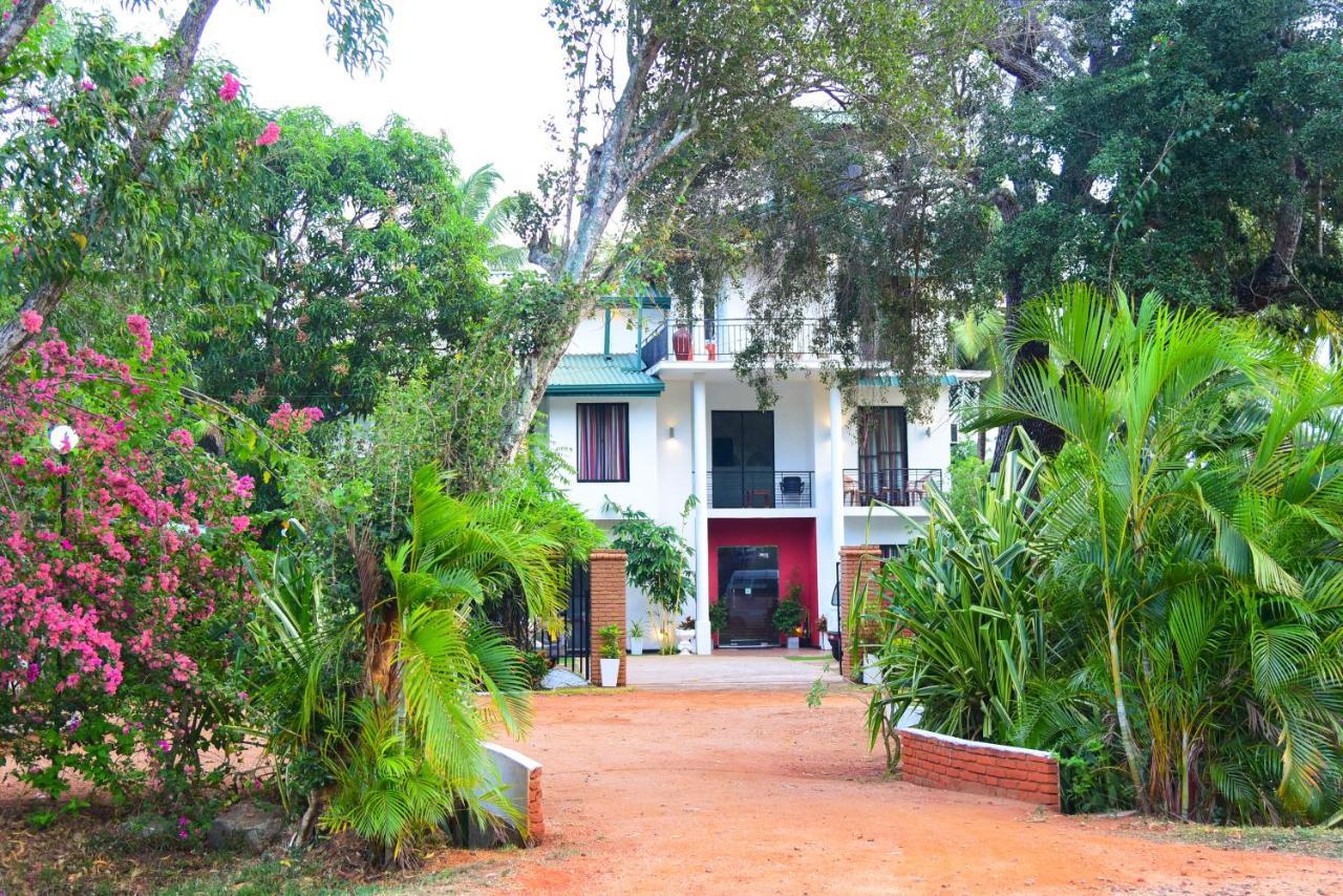 Hotel Moonstone Anurâdhapura Extérieur photo