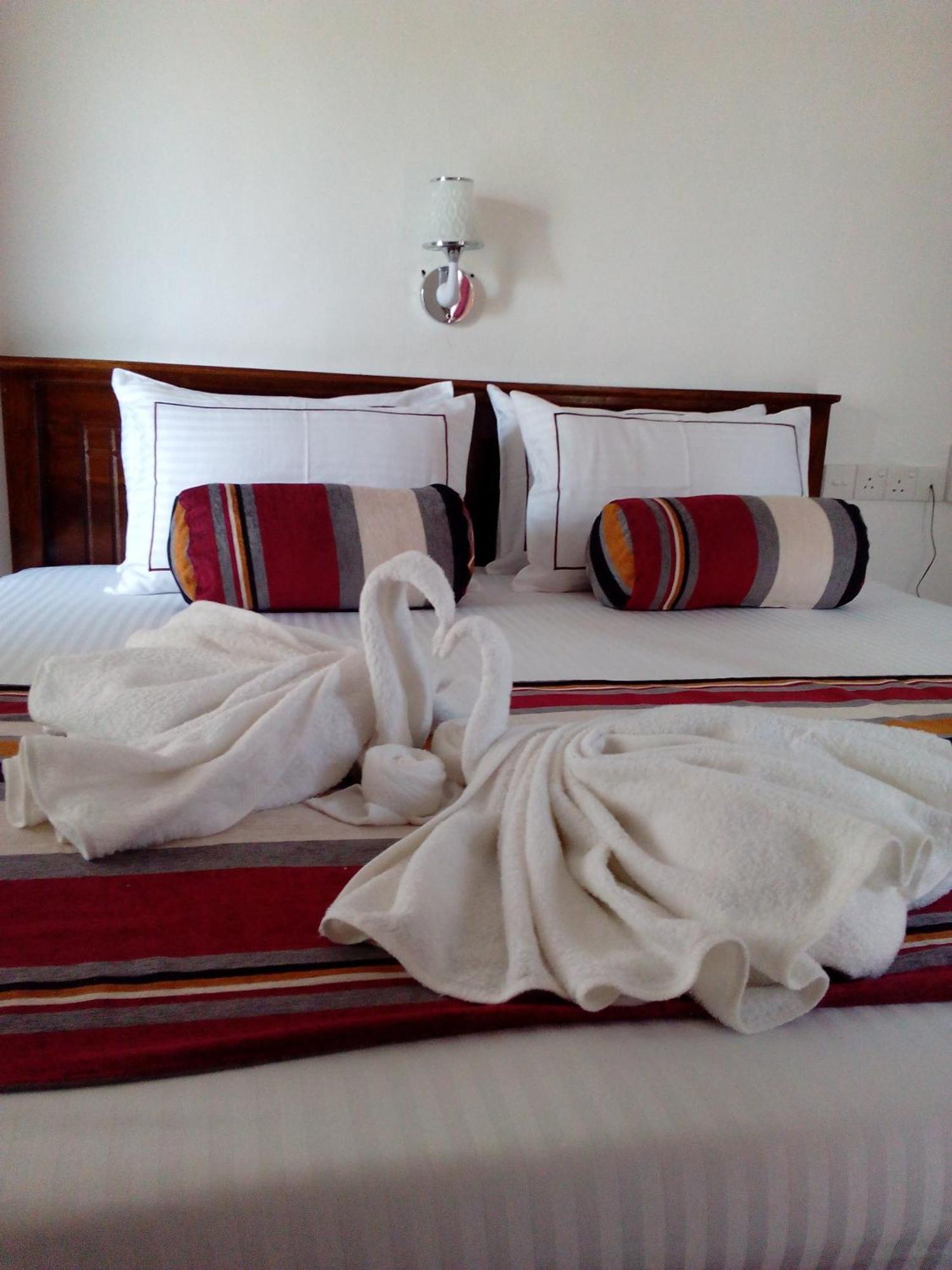 Hotel Moonstone Anurâdhapura Extérieur photo