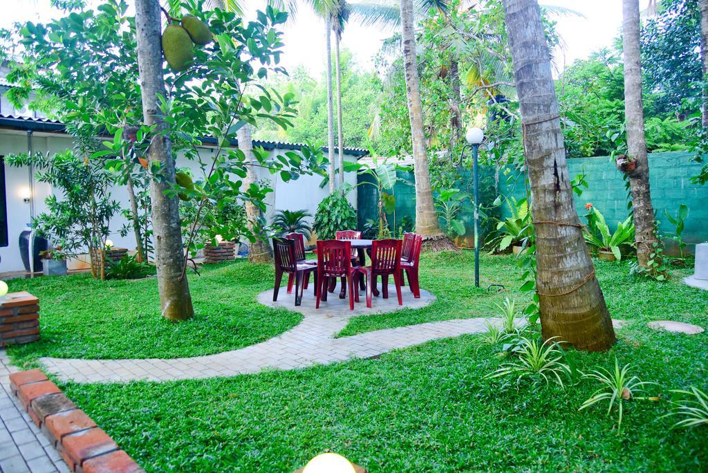 Hotel Moonstone Anurâdhapura Extérieur photo
