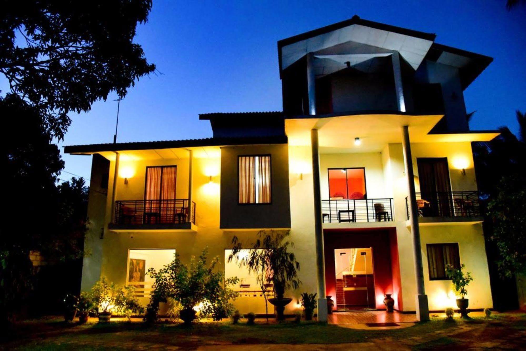 Hotel Moonstone Anurâdhapura Extérieur photo