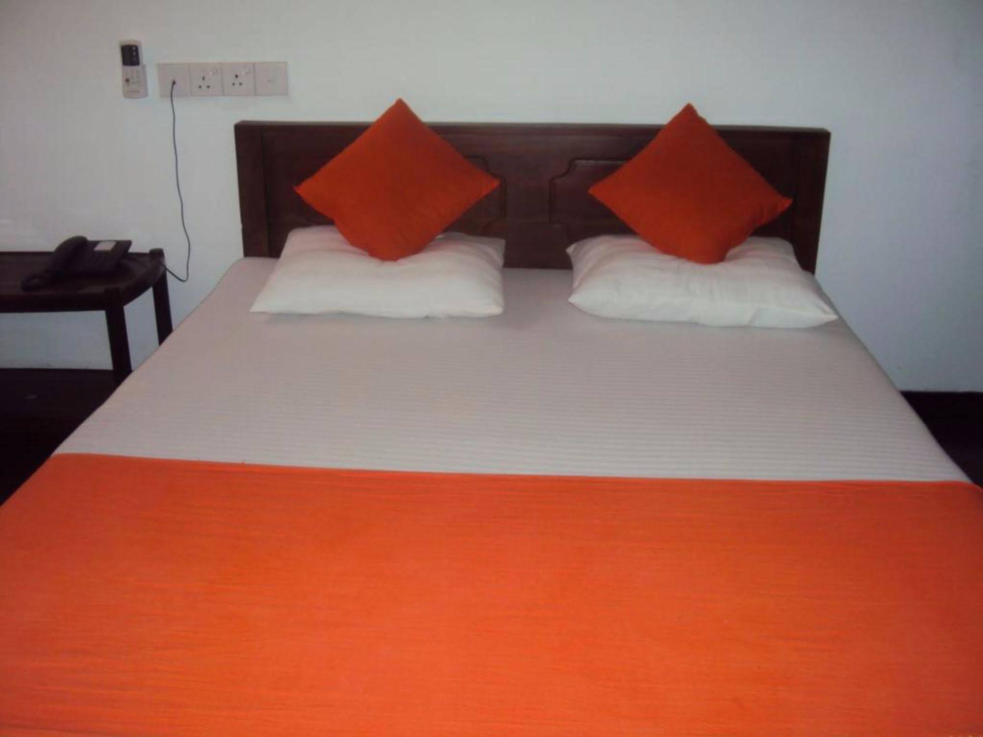 Hotel Moonstone Anurâdhapura Extérieur photo